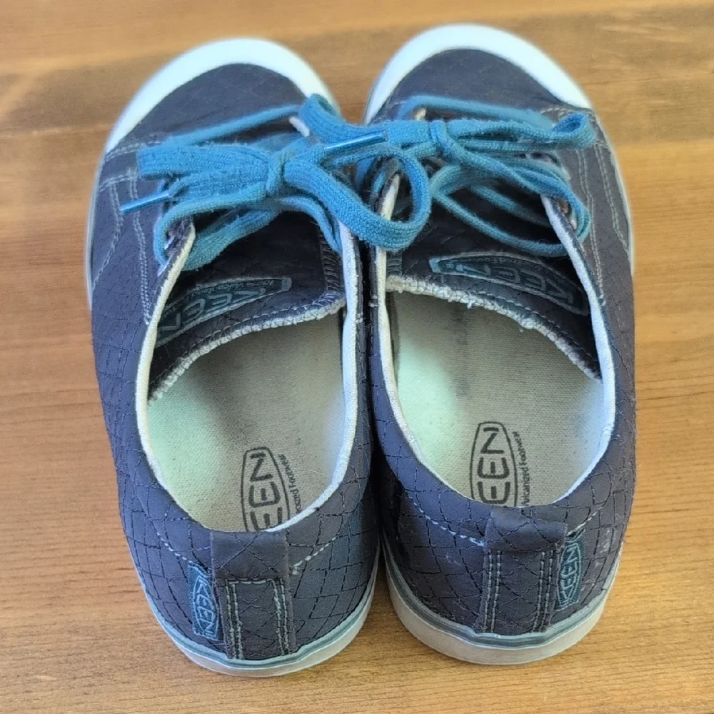 Keen Elsa Quilted Blue Sneaker Lace Up Walking Shoe Outdoor 7.5 womens